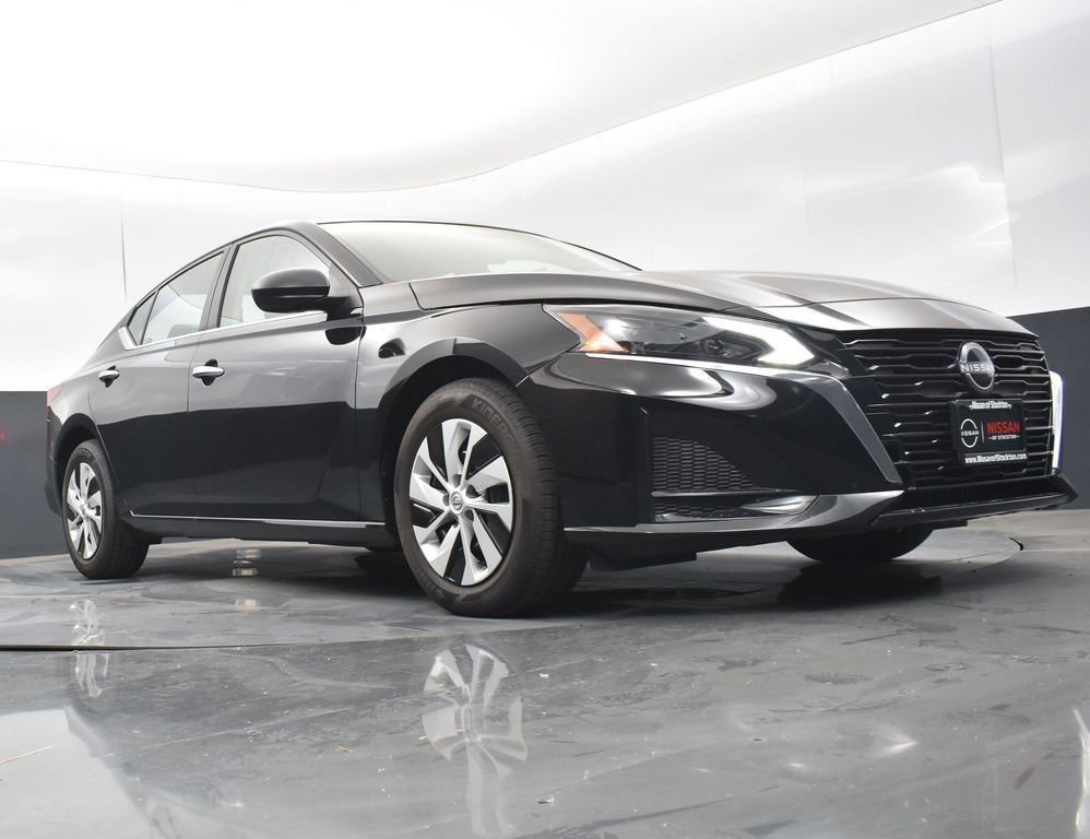 Used 2025 Nissan Altima 2.5 S image 35