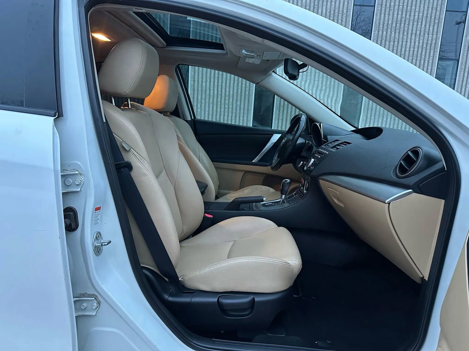 Used 2010 MAZDA MAZDA3 s Grand Touring image 19