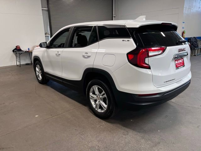 Used 2024 GMC Terrain SLE FWD image 5