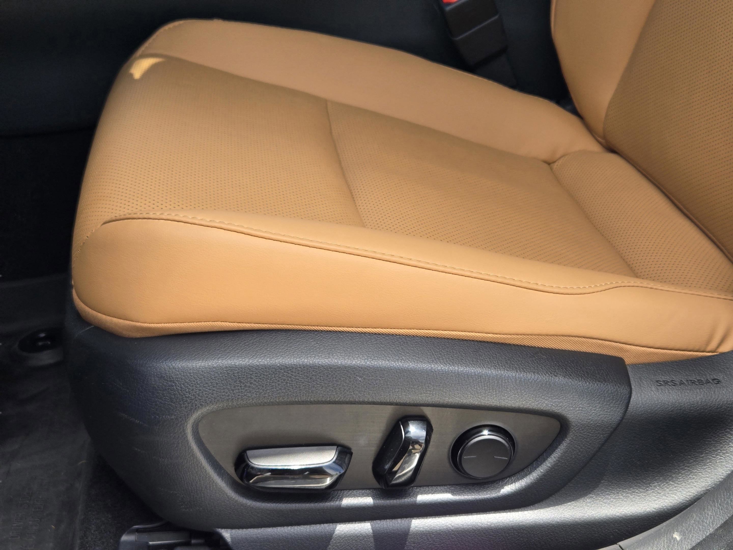 Used 2025 Lexus UX 300h FWD w/ Cold Area Package image 22