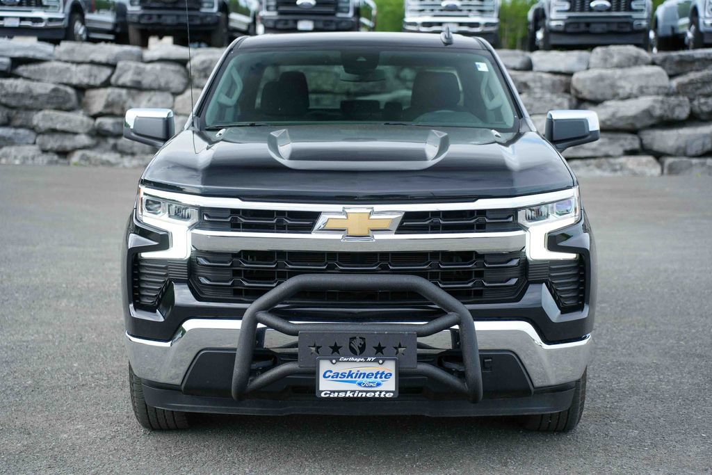 Used 2023 Chevrolet Silverado 1500 LT w/ Z71 Off-Road Package AWD/4WD image 2