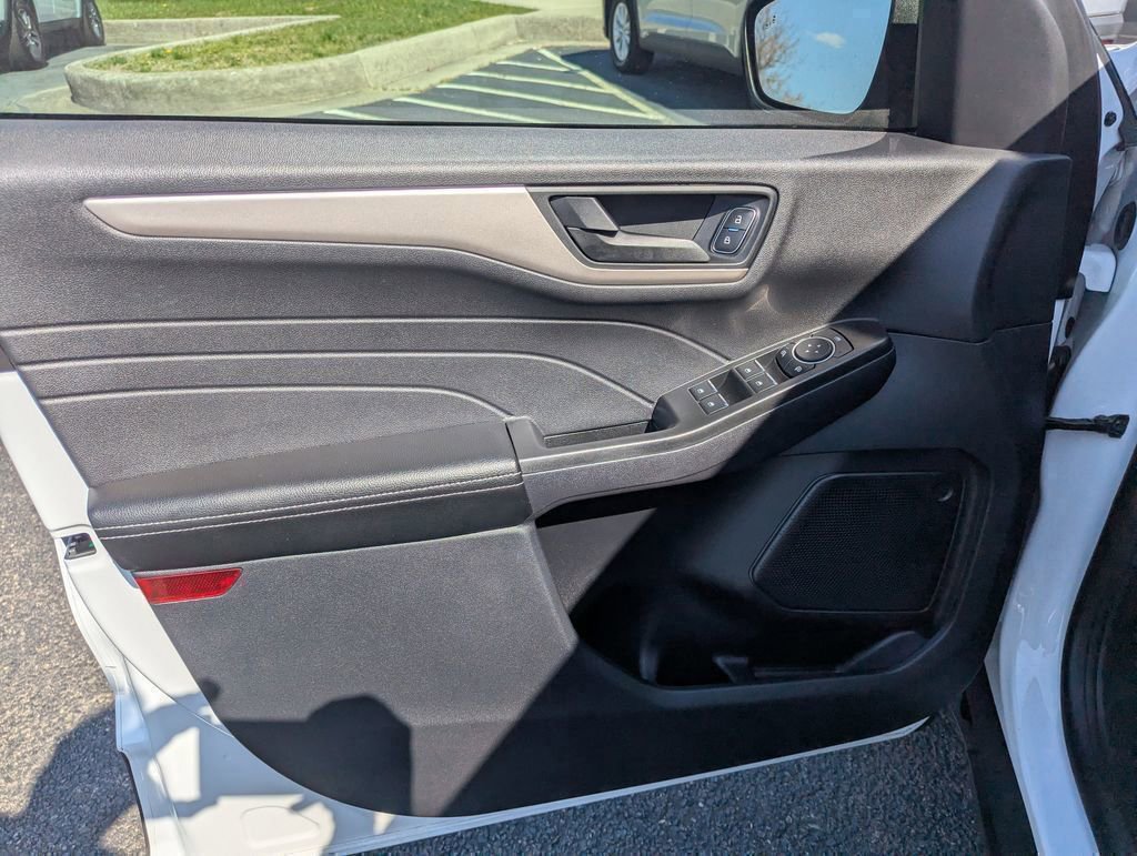 Used 2022 Ford Escape SE w/ SE Sport Appearance Package image 20