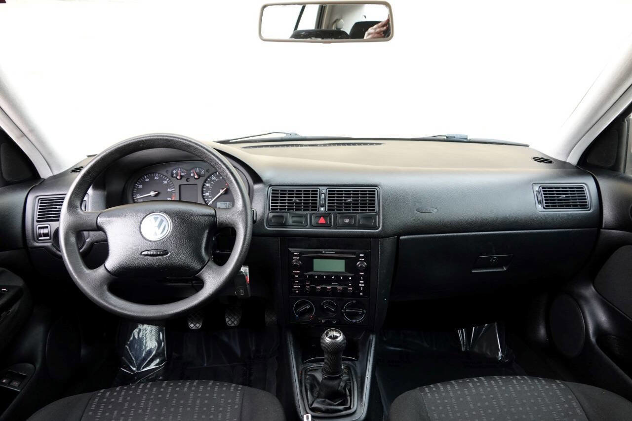 Used 2005 Volkswagen Golf GL image 56