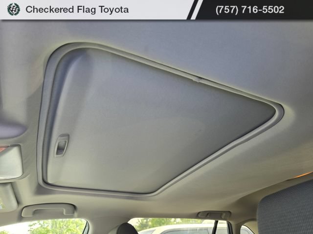 Used 2021 Toyota RAV4 XLE w/ Convenience Package AWD/4WD image 9
