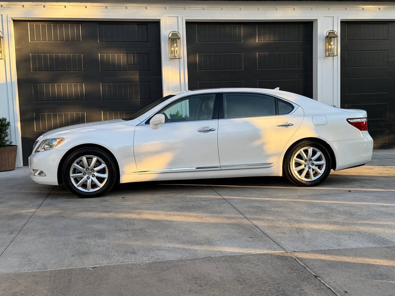 Used 2007 Lexus LS 460 L RWD image 46
