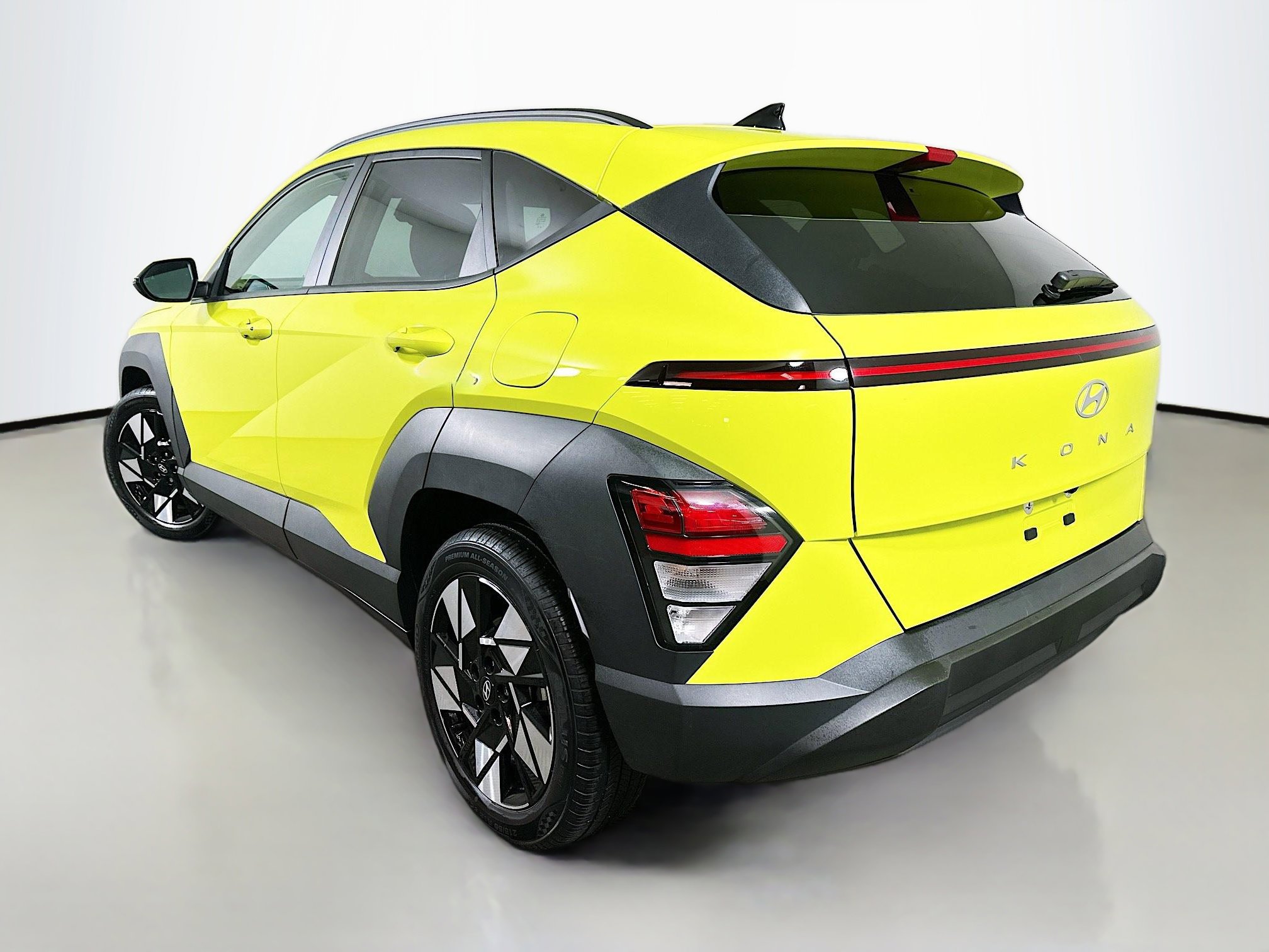 Certified 2024 Hyundai Kona SEL FWD image 5