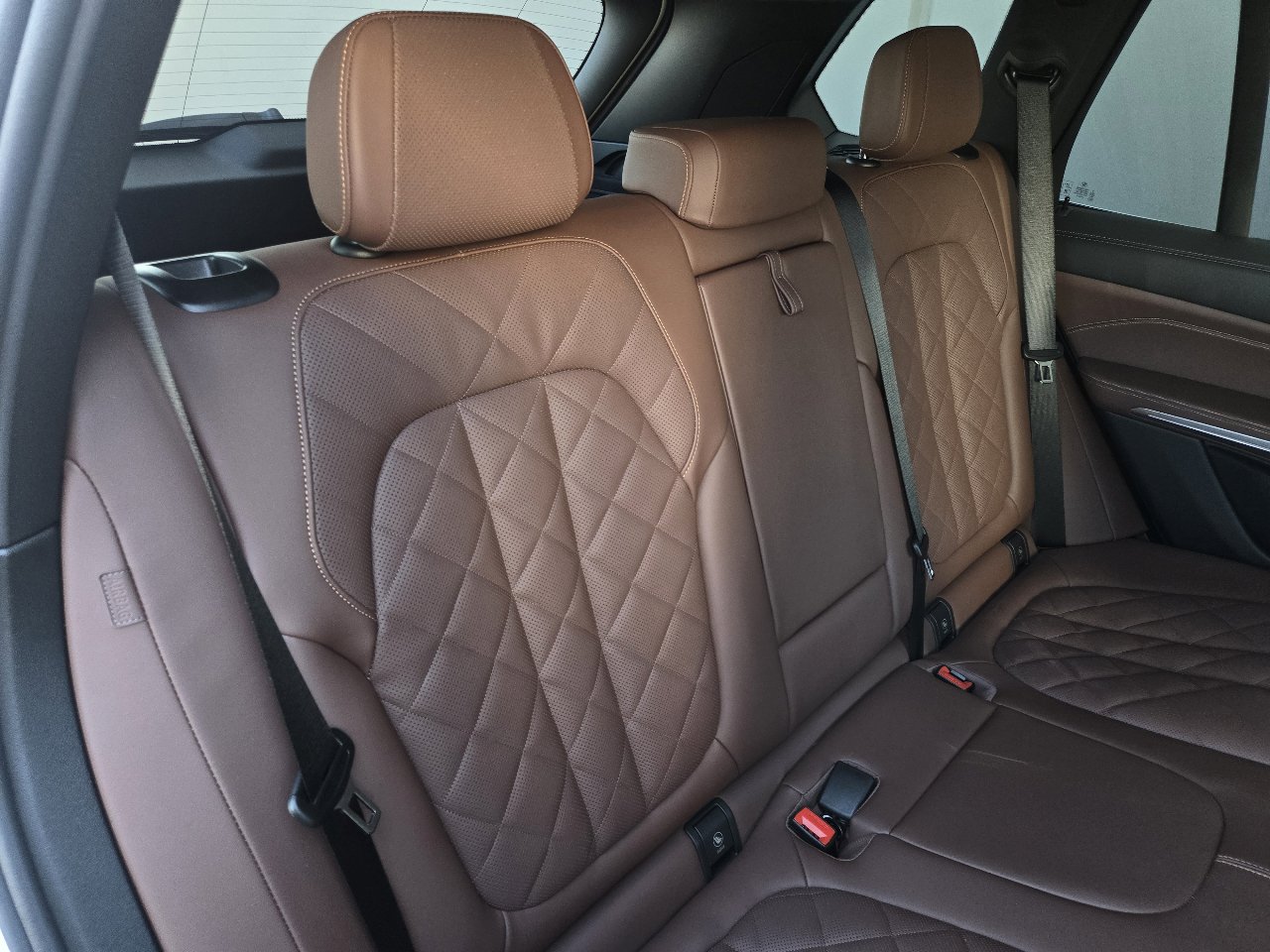 Used 2026 BMW X5 xDrive50e w/ Climate Comfort Package image 7