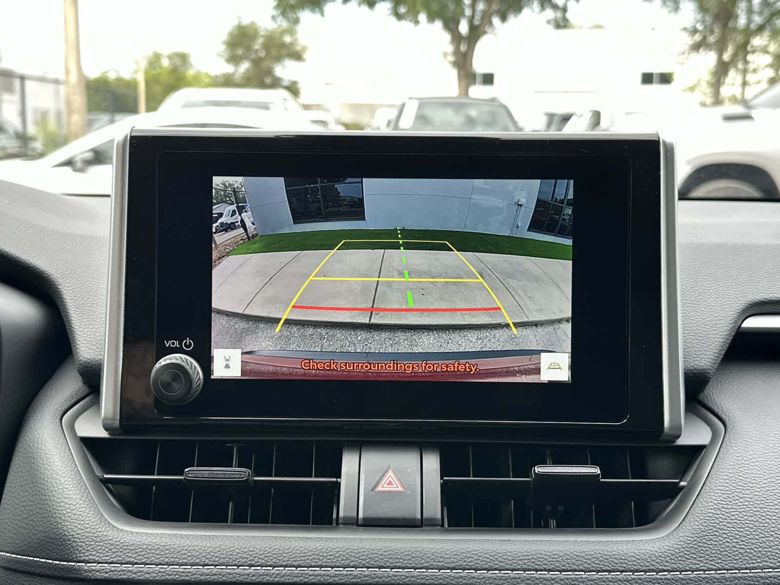 Used 2024 Toyota RAV4 XLE FWD image 27