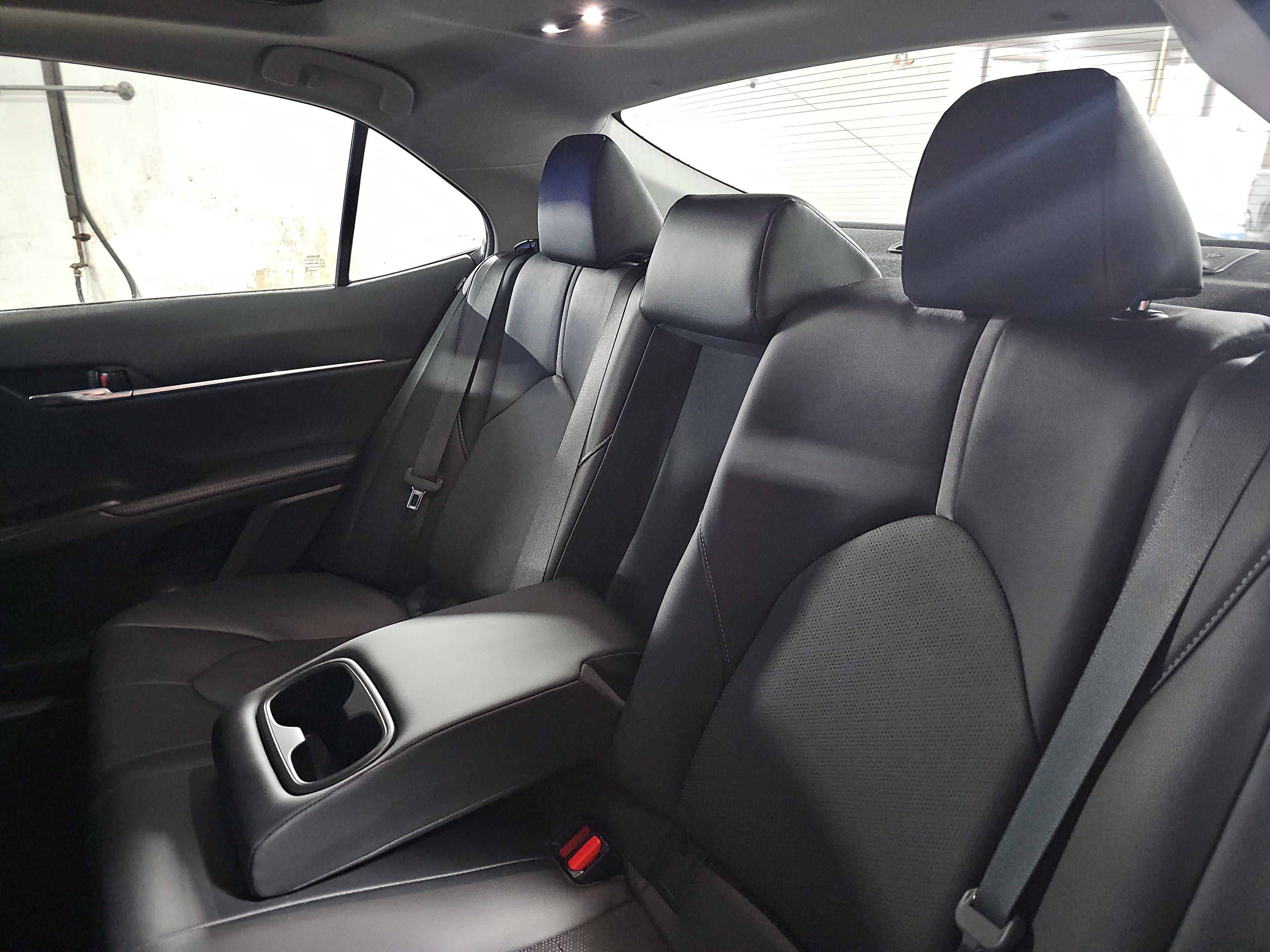 Used 2021 Toyota Camry XSE FWD image 14