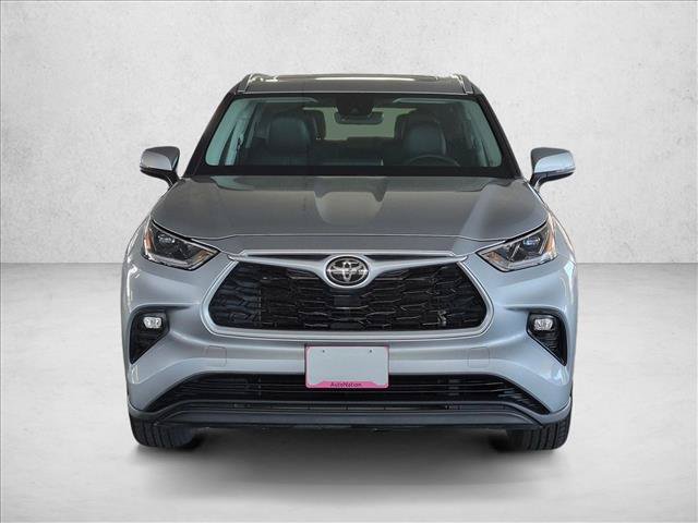 Used 2021 Toyota Highlander XLE AWD/4WD video 2