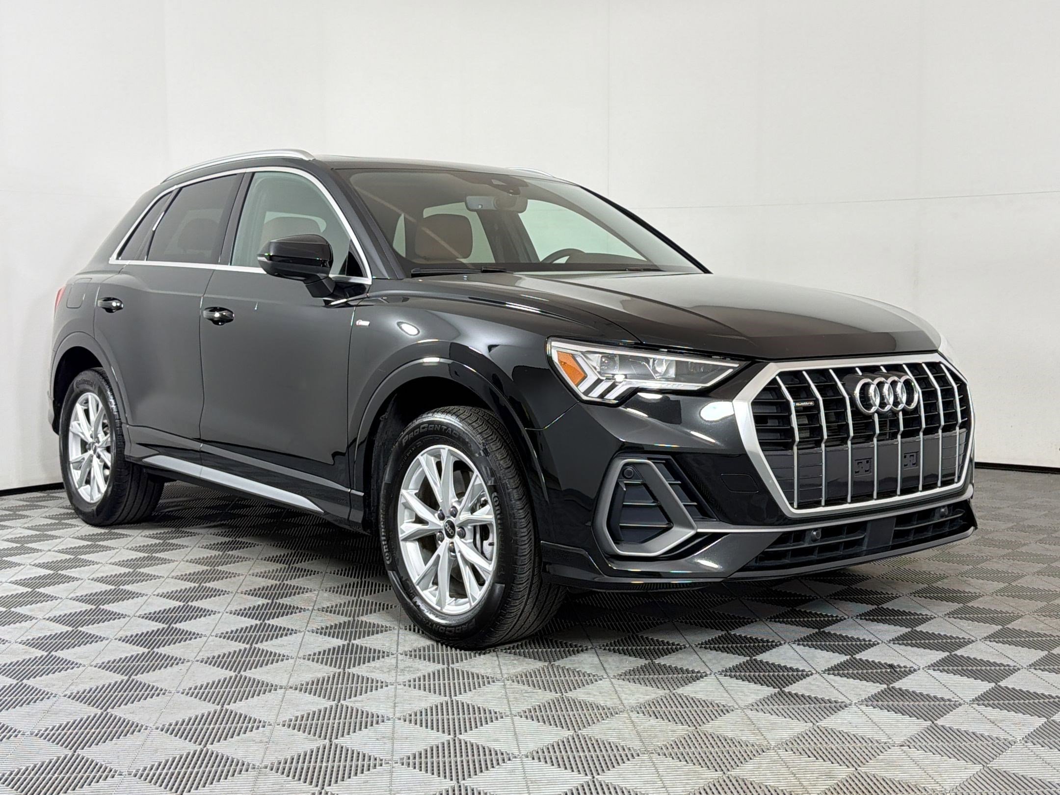 Certified 2024 Audi Q3 2.0T Premium Plus w/ Premium Plus Package AWD/4WD image 7