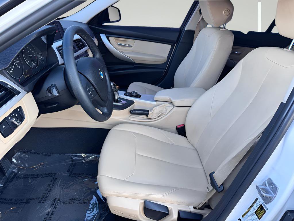 Used 2018 BMW 320i Sedan RWD image 10