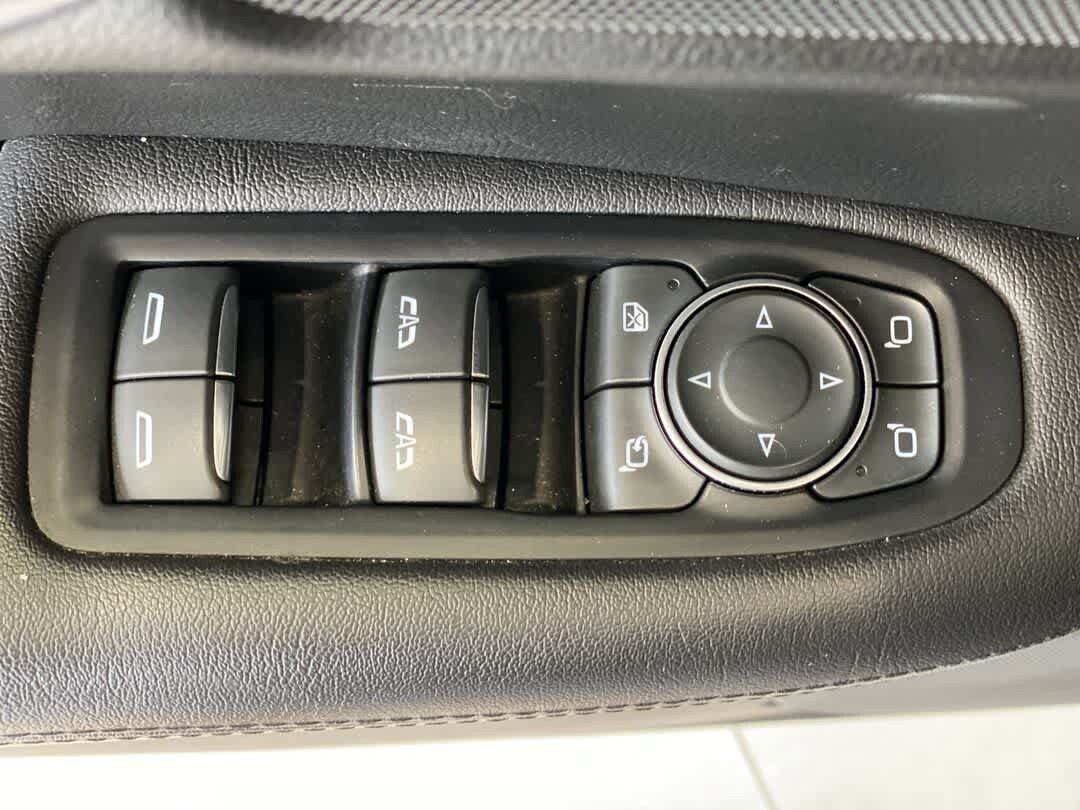 Used 2018 Cadillac XT5 Luxury w/ Driver Awareness Package AWD/4WD image 16