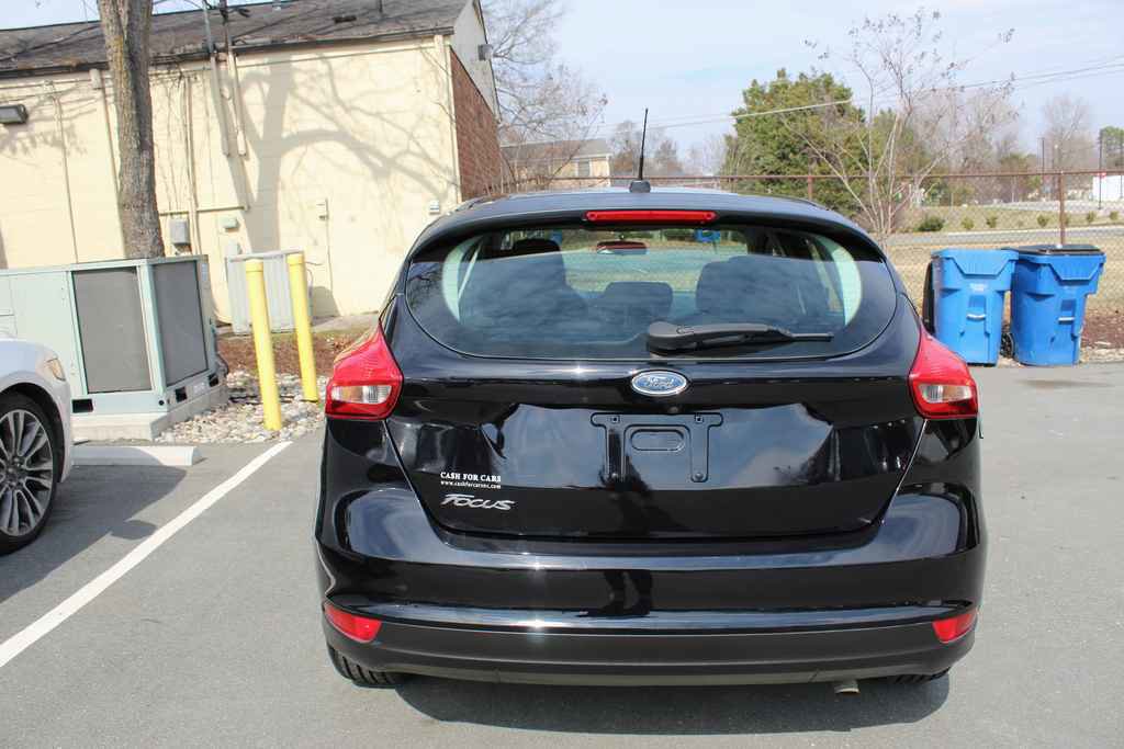 Used 2017 Ford Focus SE image 6