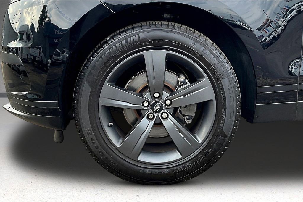 Used 2019 Land Rover Range Rover Velar S AWD/4WD image 34