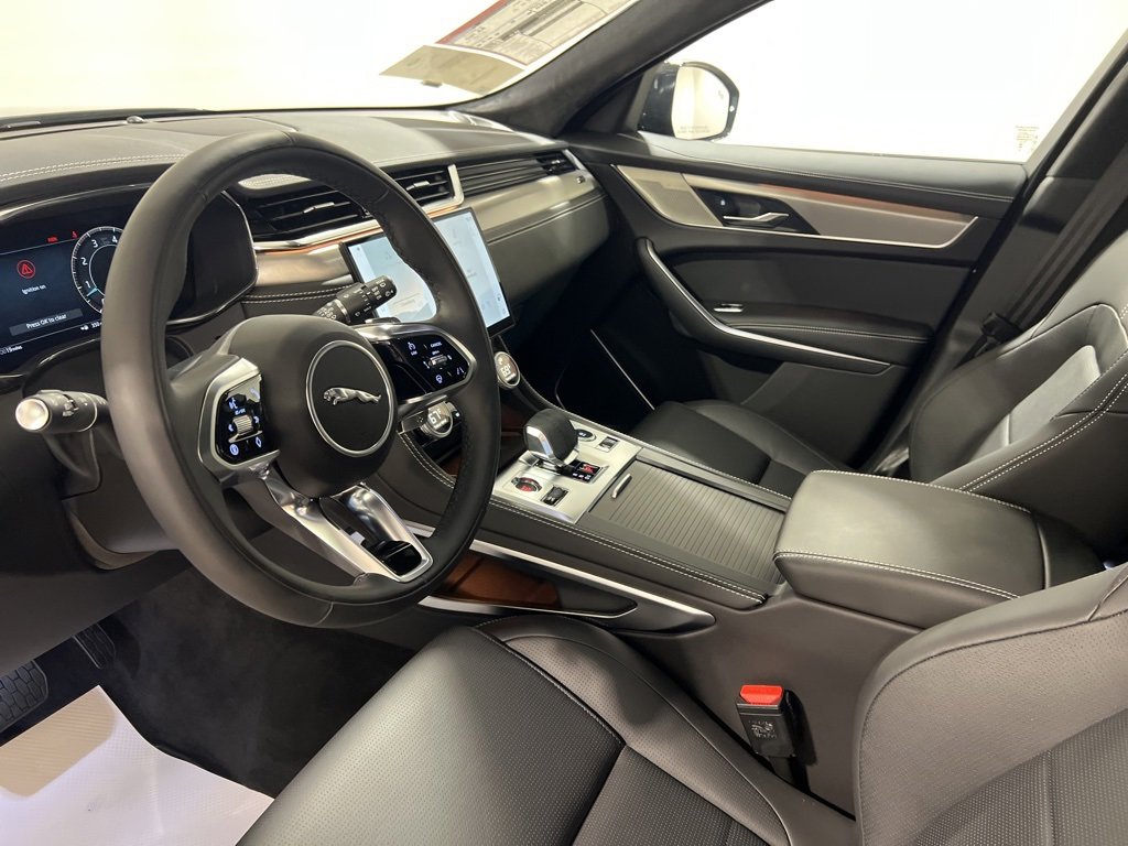 New 2025 Jaguar F-PACE R-Dynamic S image 10