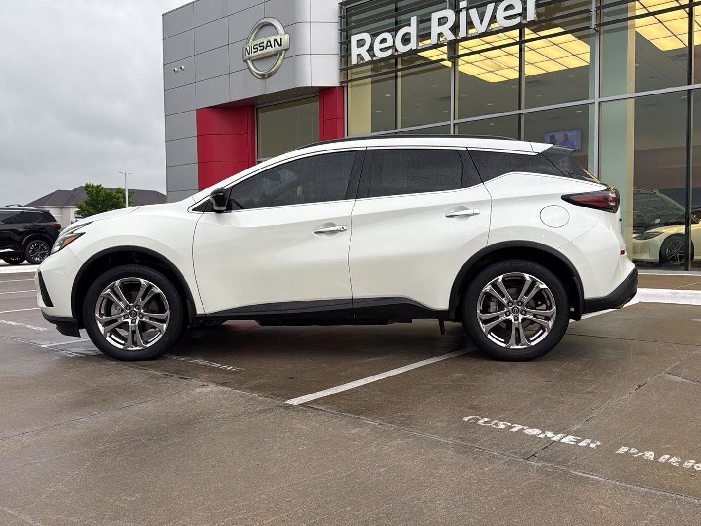 Used 2023 Nissan Murano SV w/ SV Midnight Edition Package FWD image 11