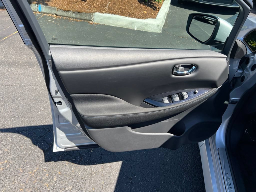 Used 2025 Nissan Leaf SV Plus FWD image 10