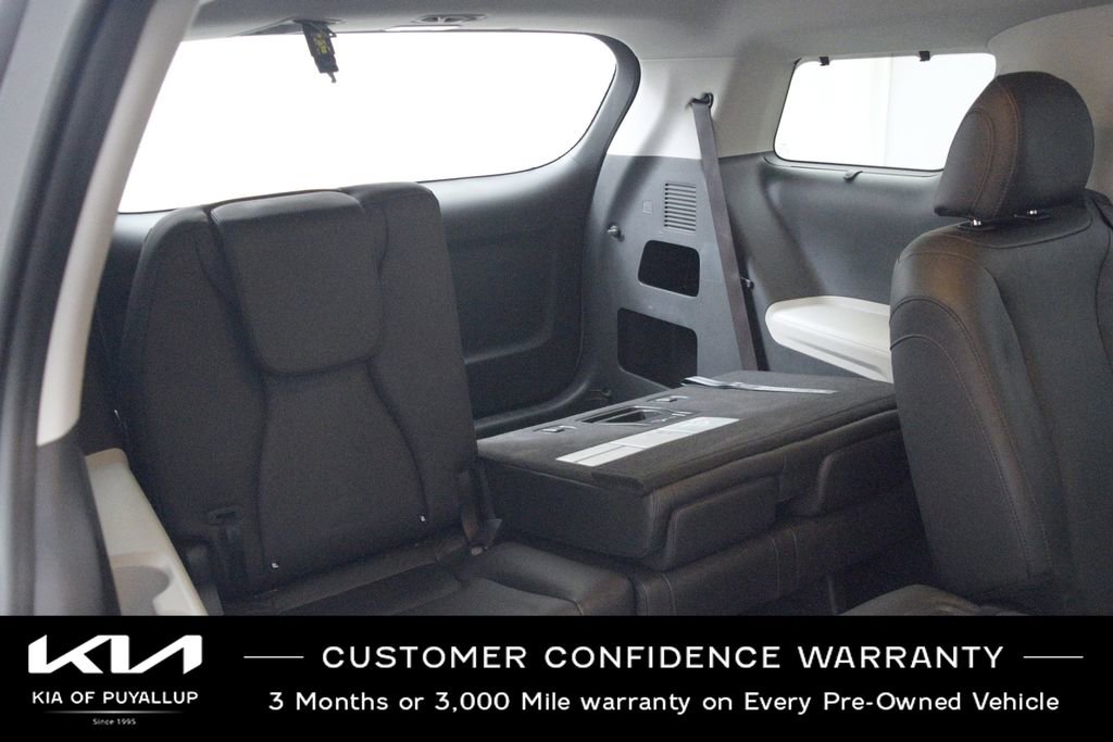 Used 2024 Kia Carnival EX FWD image 14