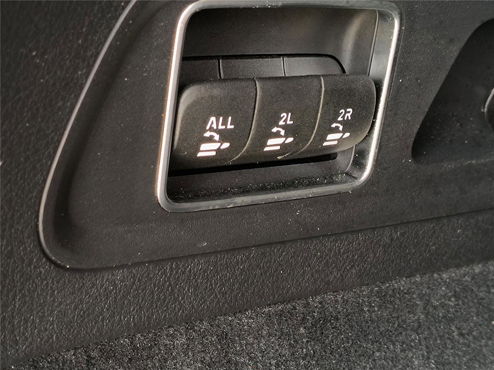 Used 2025 Mercedes-Benz GLS 450 4MATIC image 7