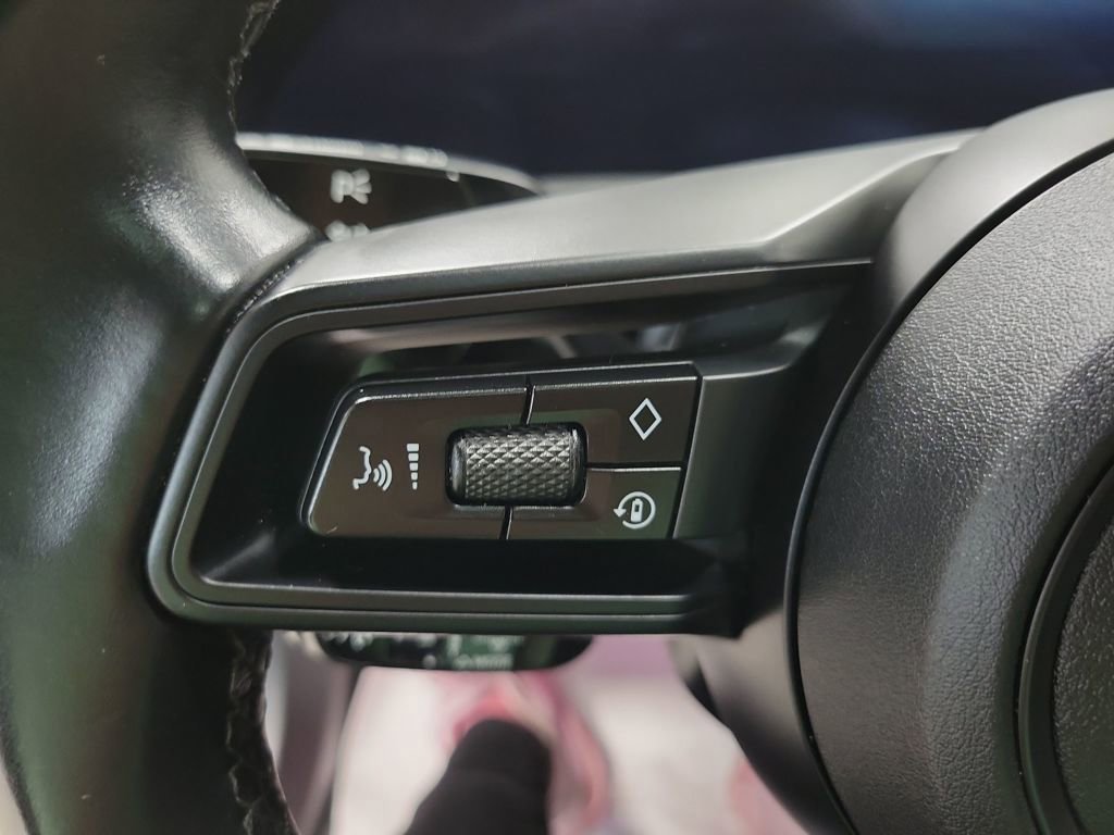 Used 2021 Porsche Taycan image 40