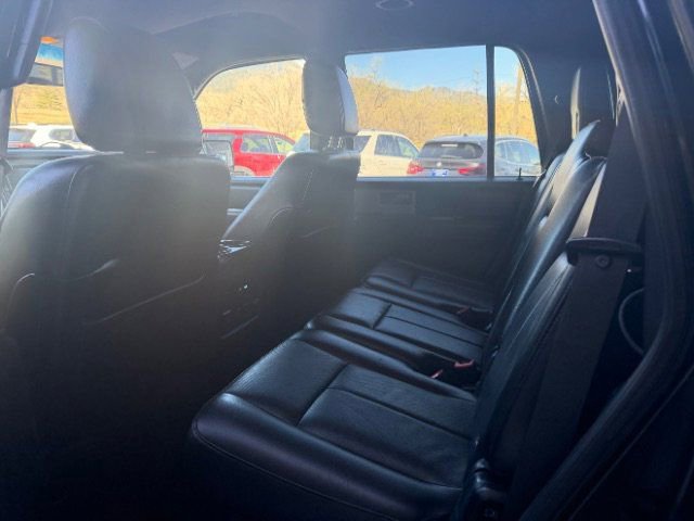 Used 2016 Ford Expedition XLT w/ Equipment Group 202A AWD/4WD image 16