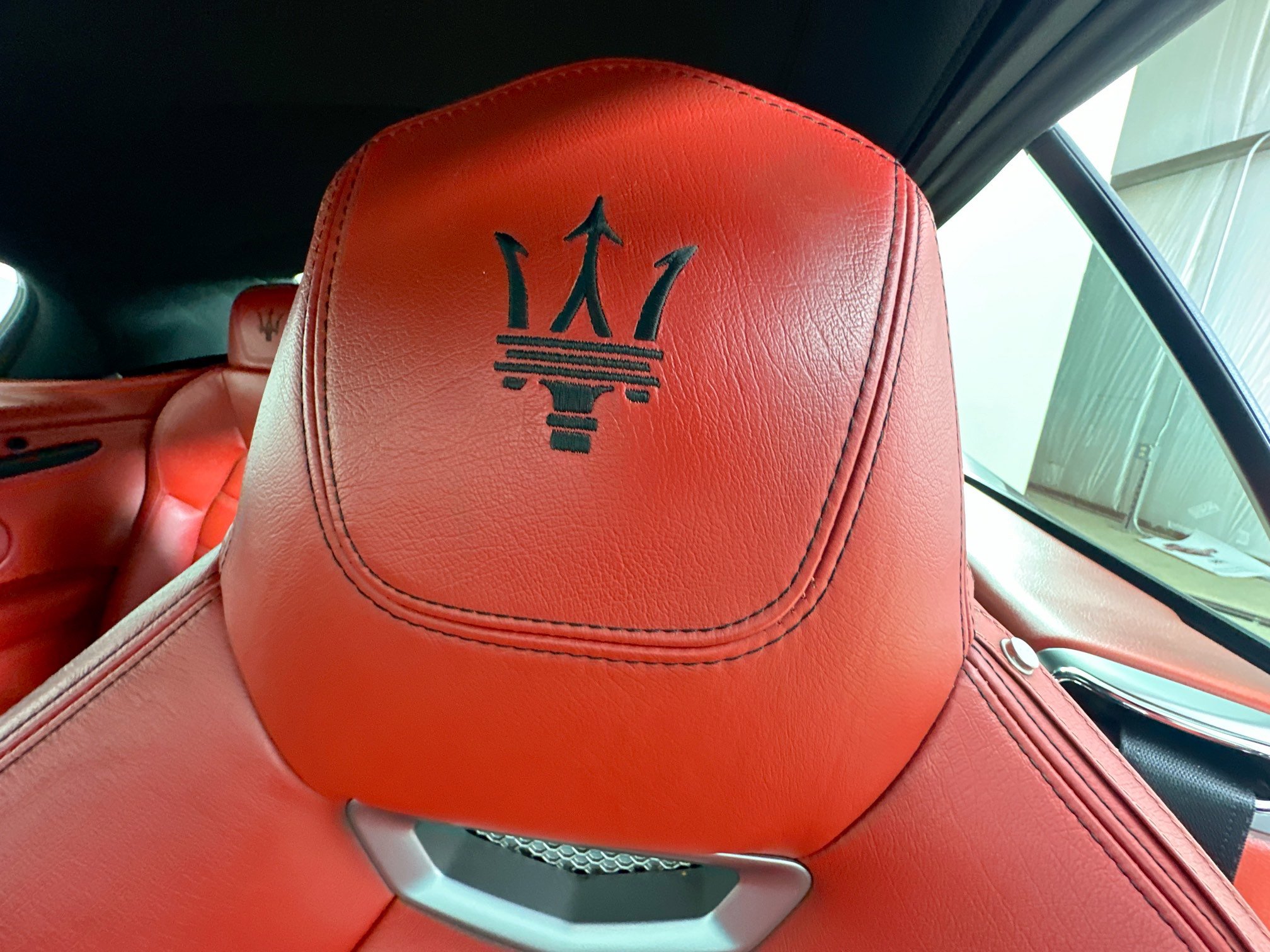 Used 2015 Maserati GranTurismo Sport RWD image 33