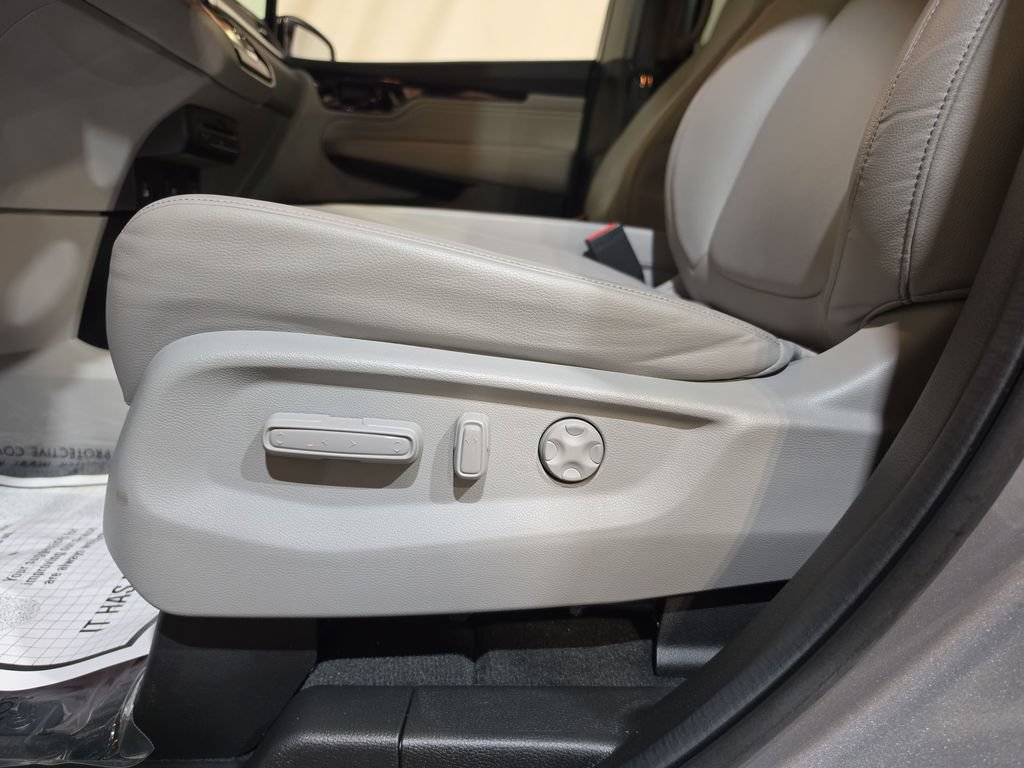 Certified 2024 Honda Odyssey Touring image 14