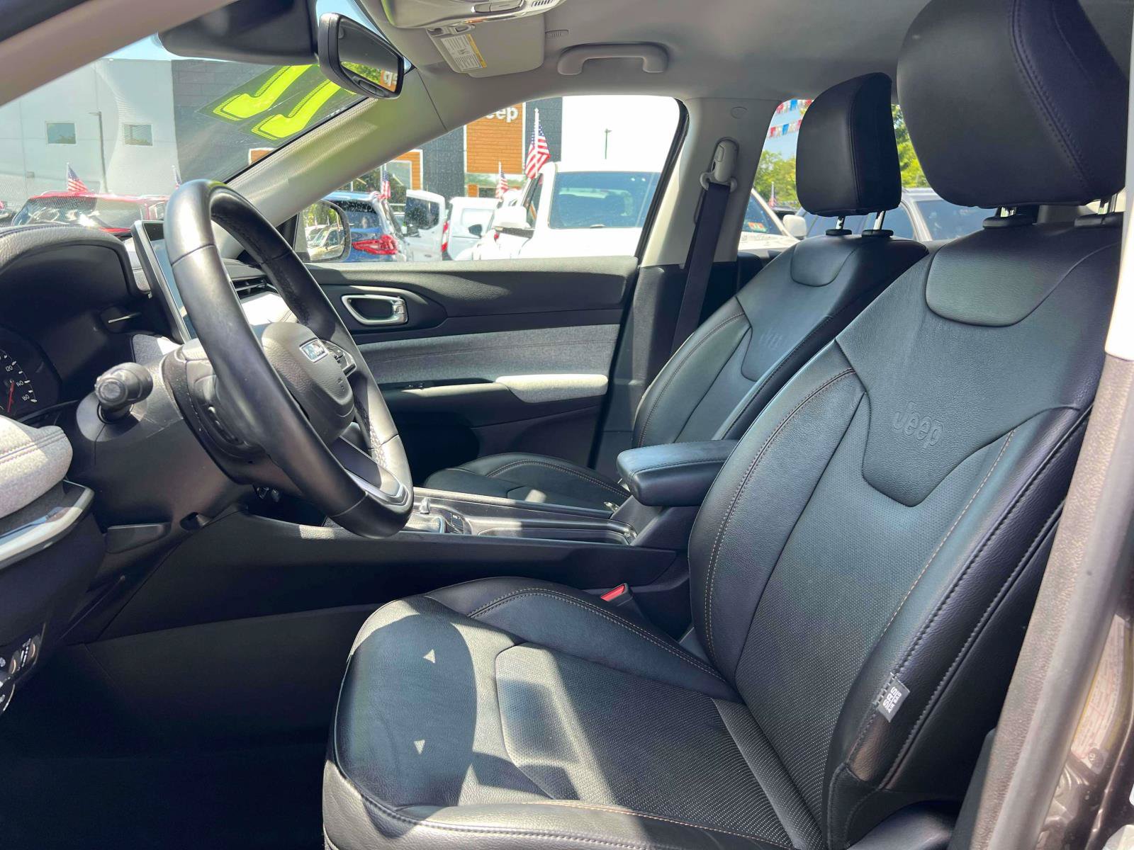Used 2022 Jeep Compass Latitude AWD/4WD image 23