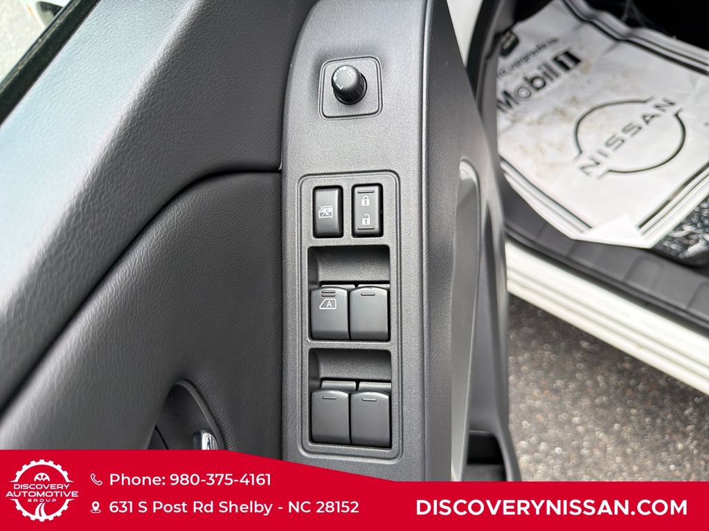 Certified 2025 Nissan Frontier SV RWD image 11