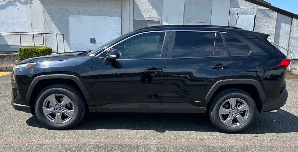 Certified 2025 Toyota RAV4 XLE w/ Convenience Package AWD/4WD image 8