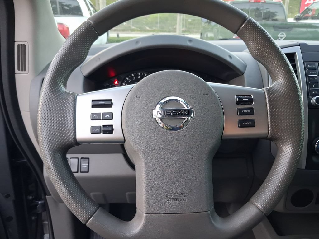 Used 2021 Nissan Frontier SV w/ Midnight Edition Floor Mats RWD image 17