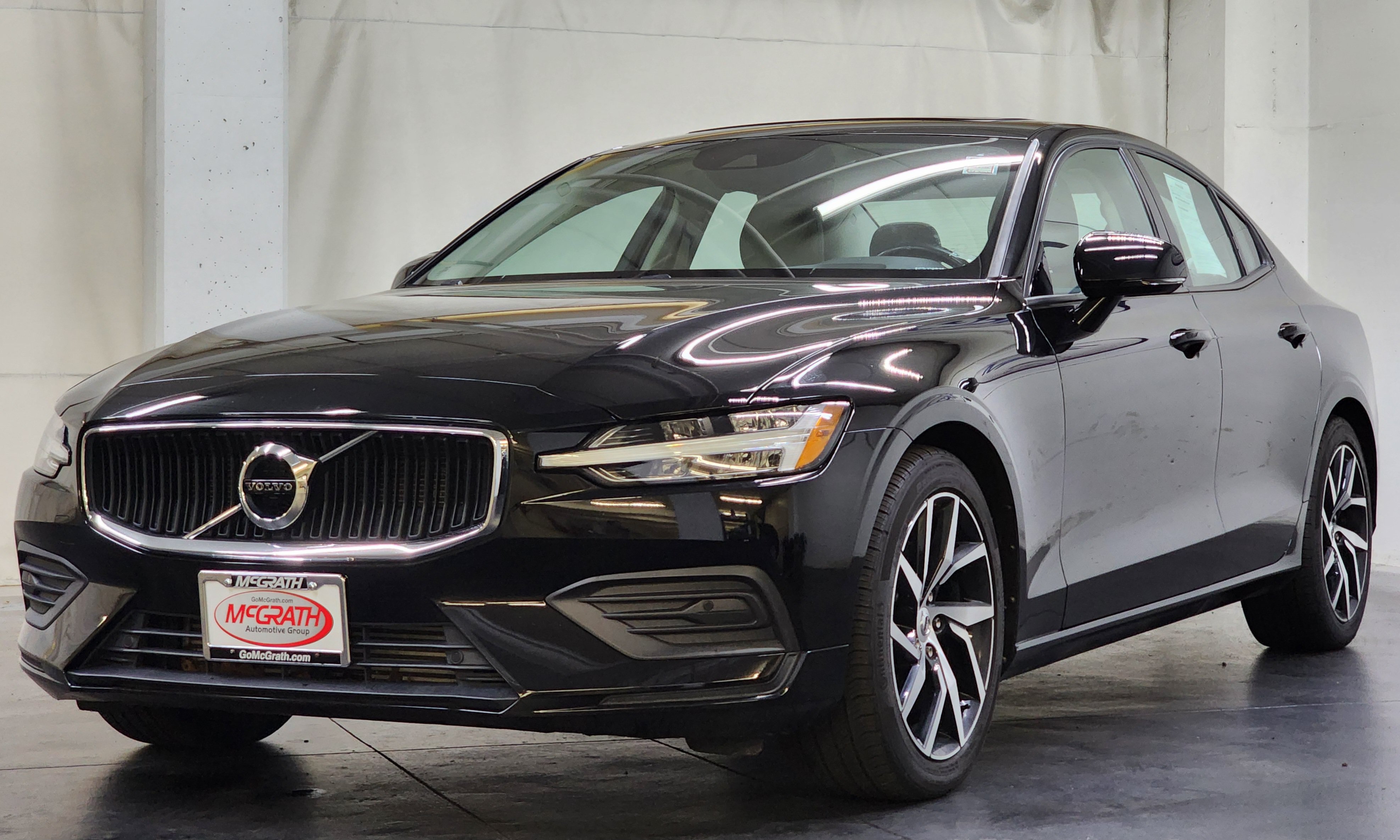 Used 2020 Volvo S60 T5 Momentum w/ Protection Package FWD image 11