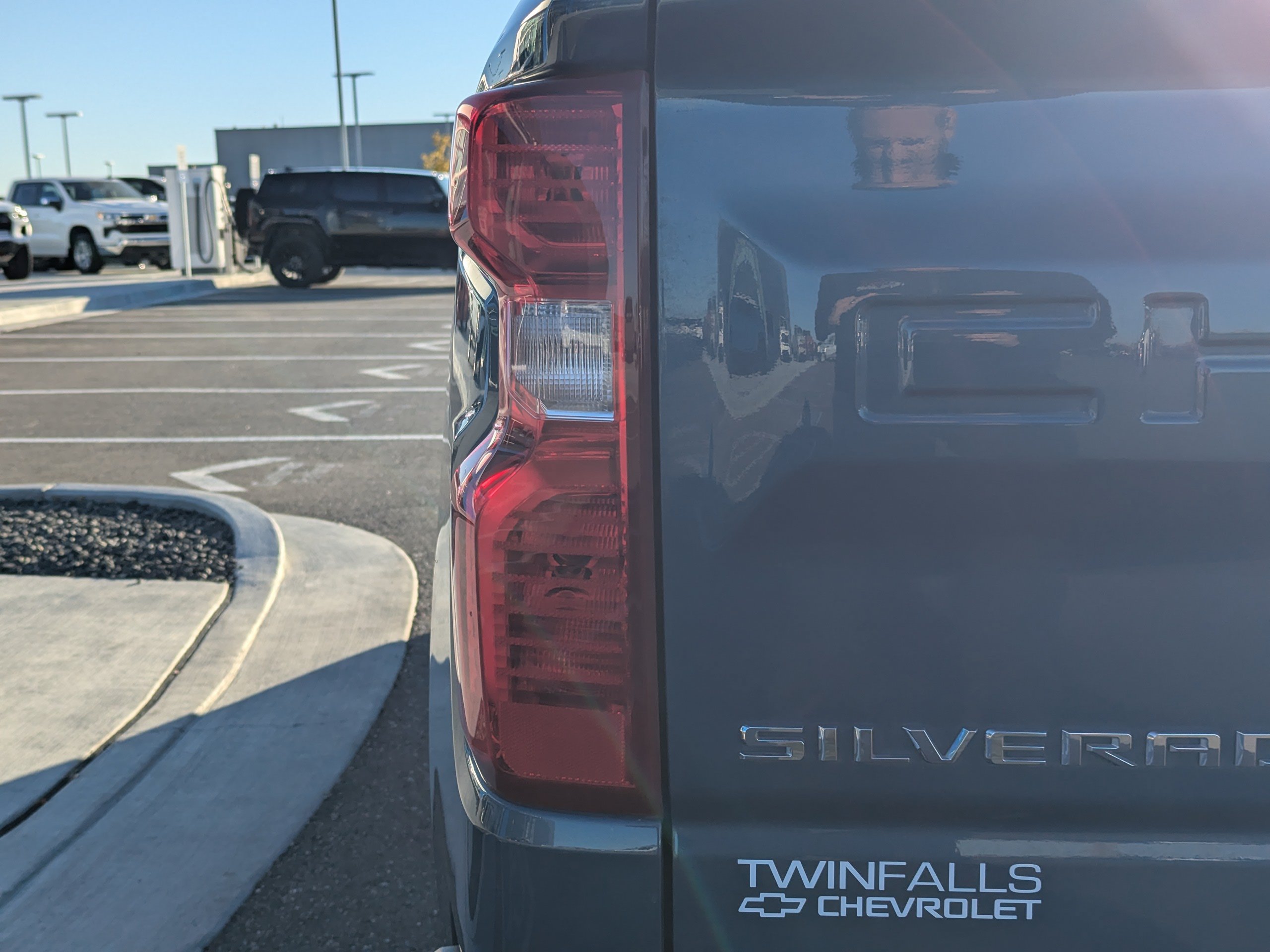 Certified 2024 Chevrolet Silverado 1500 LT AWD/4WD image 46
