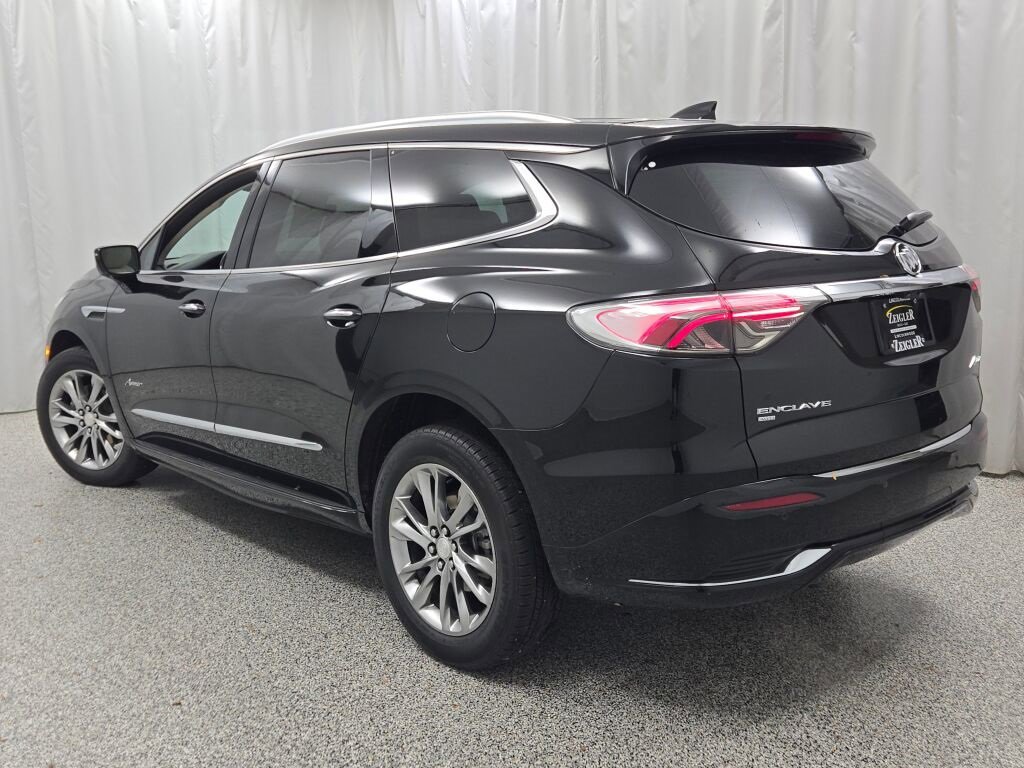 Used 2022 Buick Enclave Avenir w/ Avenir Technology Package image 18