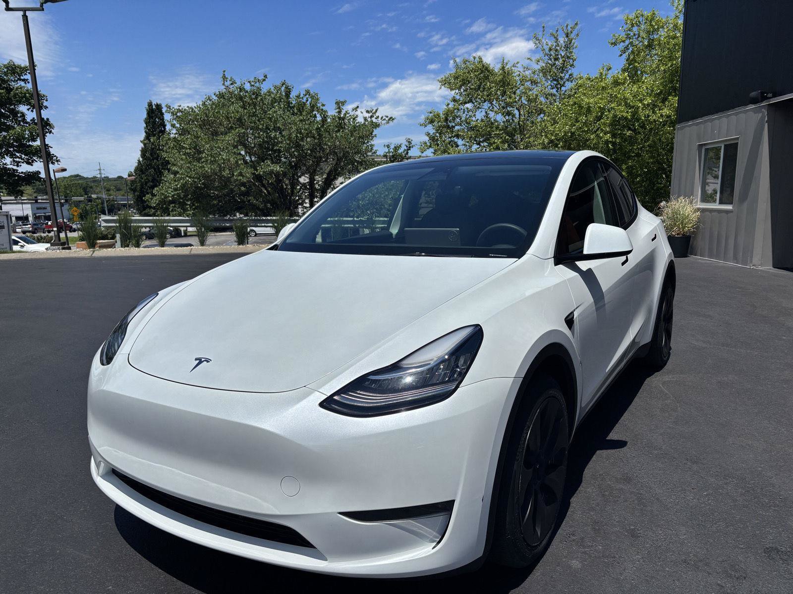 Used 2023 Tesla Model Y Long Range AWD/4WD image 5