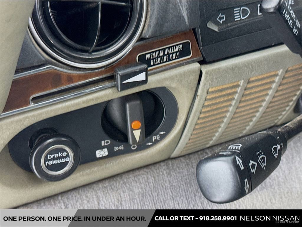 Used 1988 Mercedes-Benz 560 SL image 10