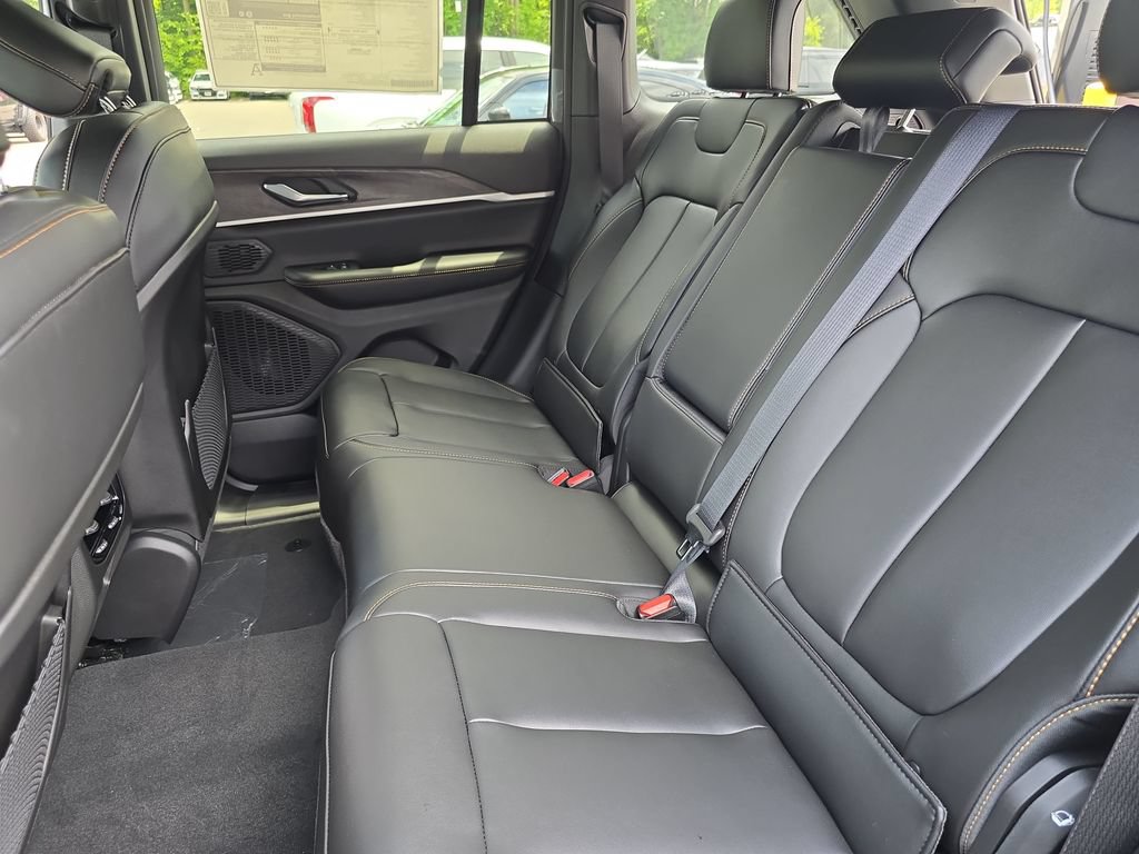 New 2026 Jeep Grand Cherokee Limited AWD/4WD image 14