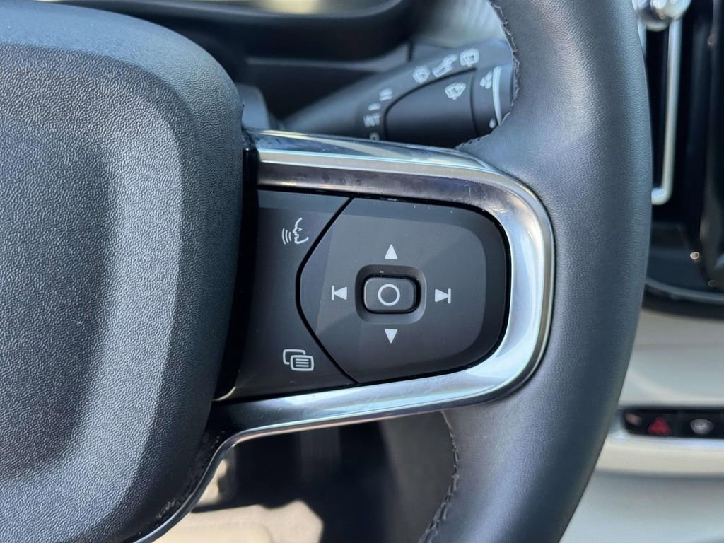 Used 2023 Volvo XC40 B5 Ultimate w/ Climate Package AWD/4WD image 21