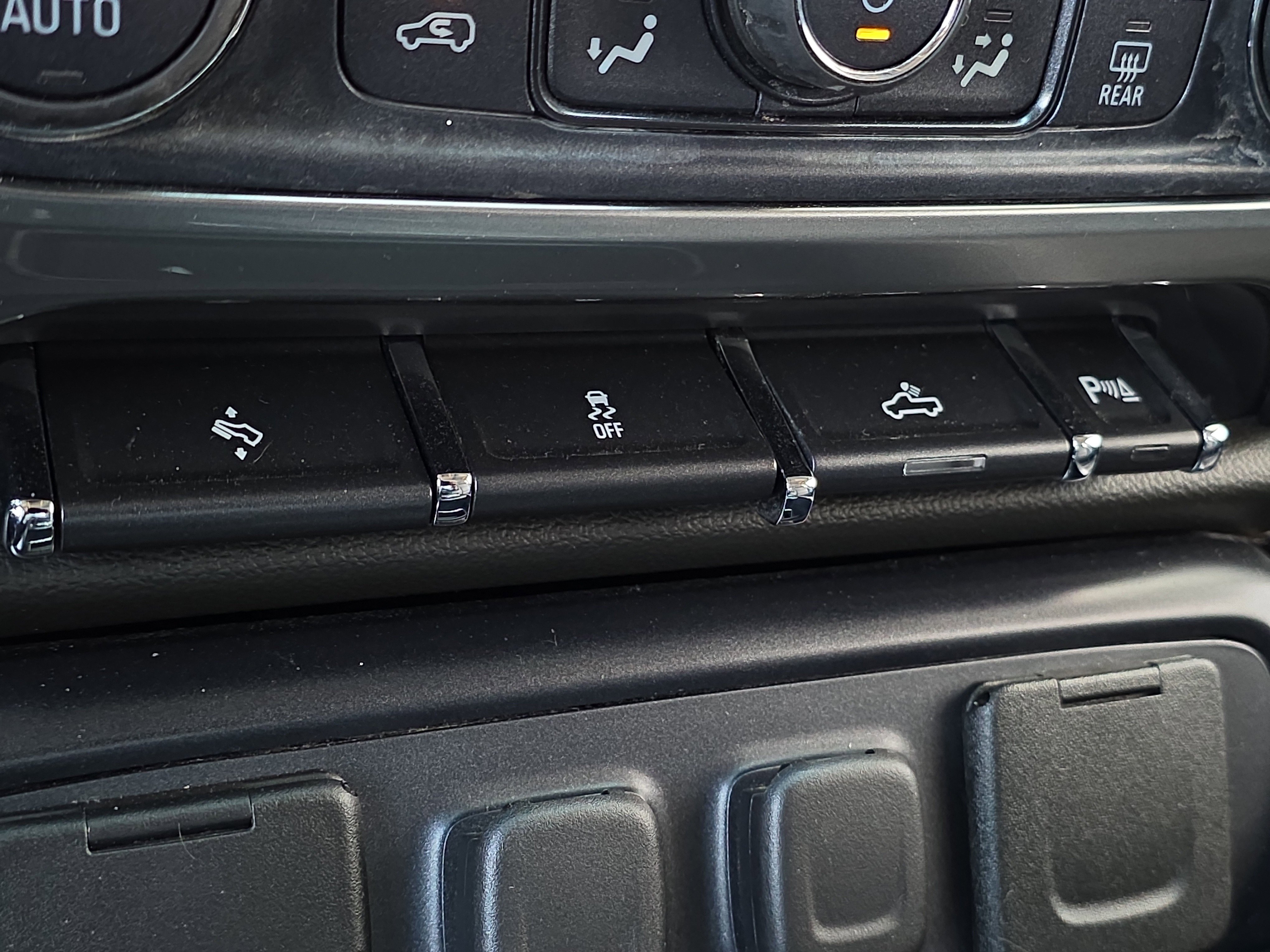 Used 2016 Chevrolet Silverado 1500 LTZ w/ LTZ Plus Package image 21