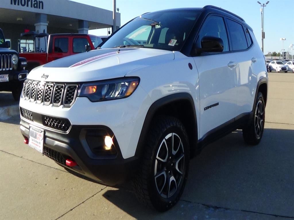 Used 2024 Jeep Compass Trailhawk w/ Sun and Sound Group image 2