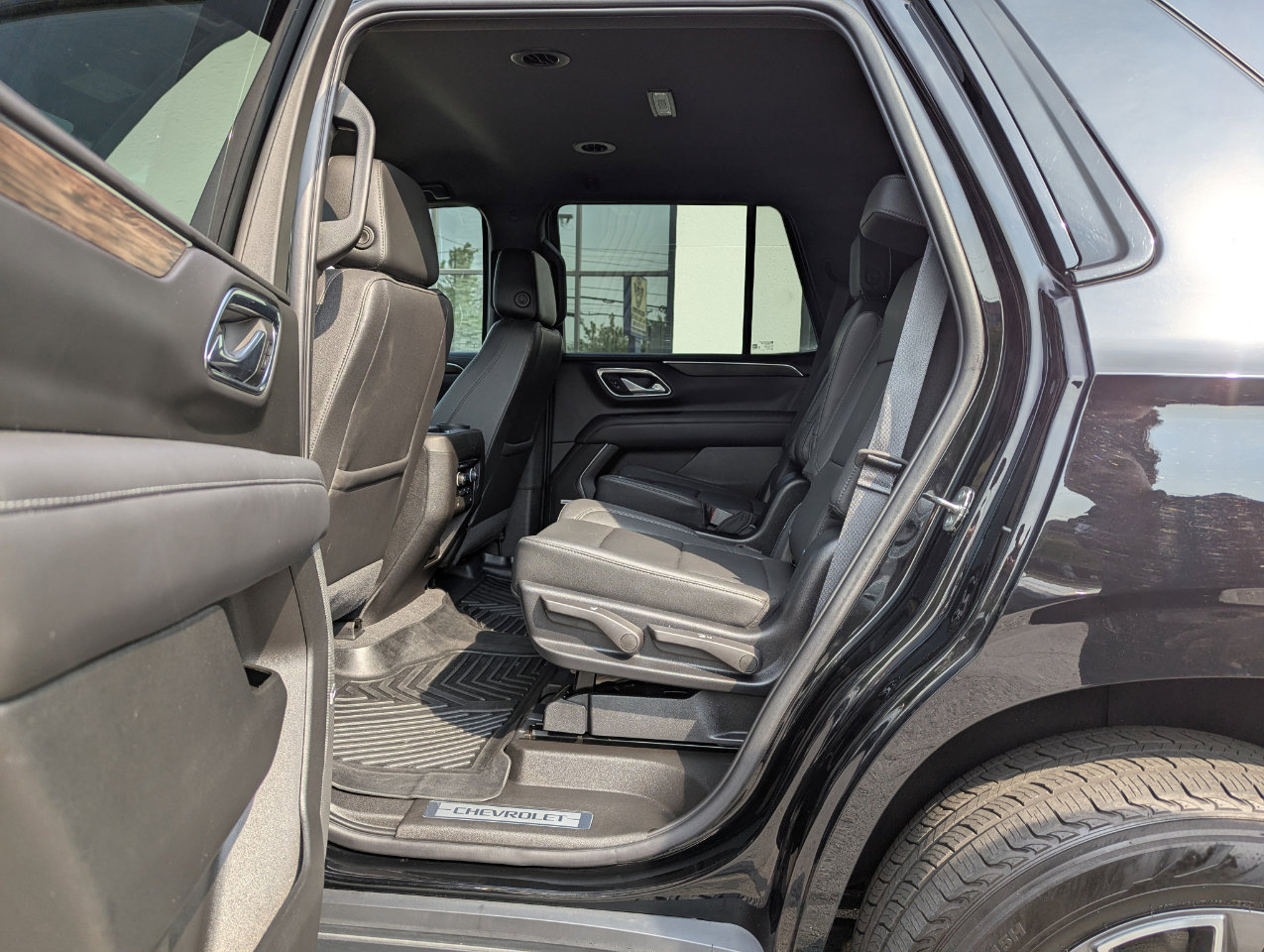 Used 2023 Chevrolet Tahoe Z71 image 36