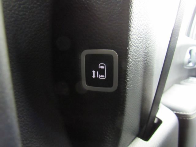 Used 2026 Chrysler Pacifica Limited w/ S Appearance Package image 32