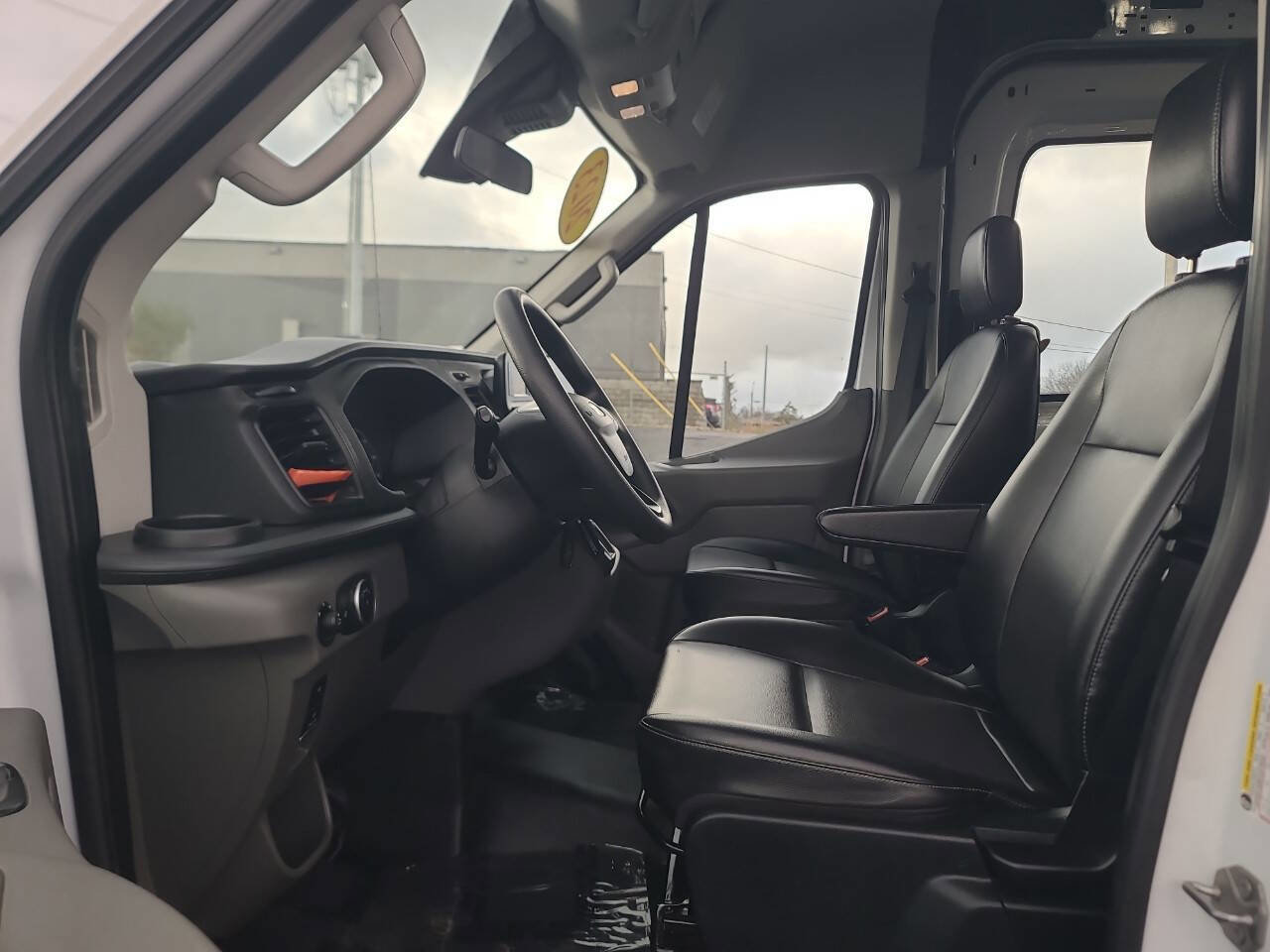 Used 2023 Ford Transit 250 250 3dr SWB Medium Roof Cargo w/ Load Area Protection Package image 10