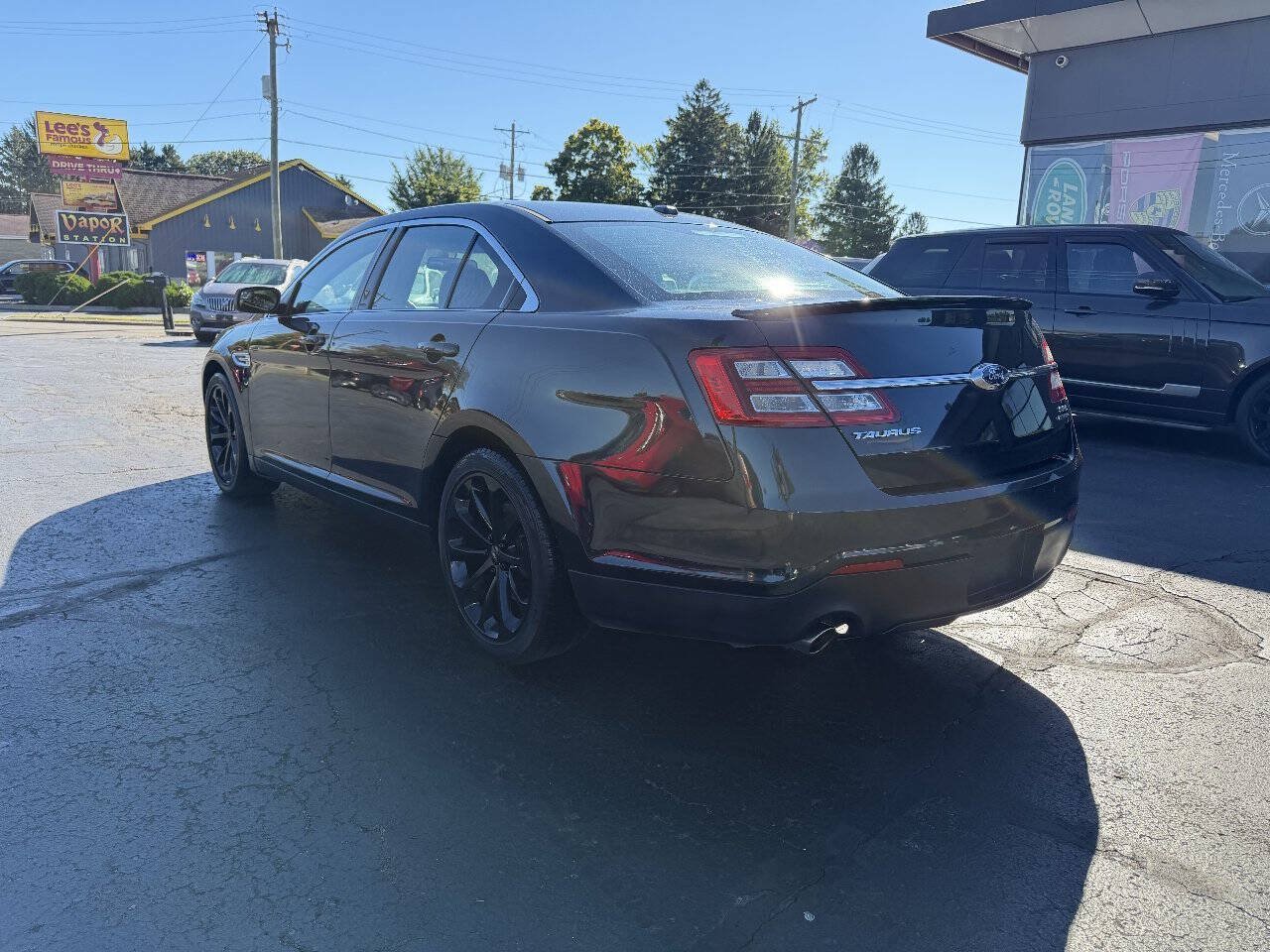 Used 2014 Ford Taurus SEL w/ Equipment Group 201A FWD image 4