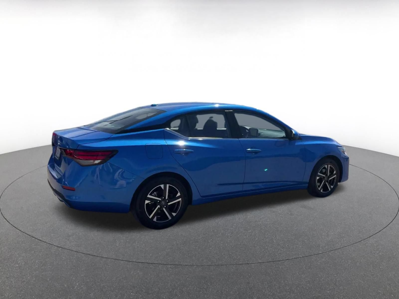 Used 2025 Nissan Sentra SV FWD image 15