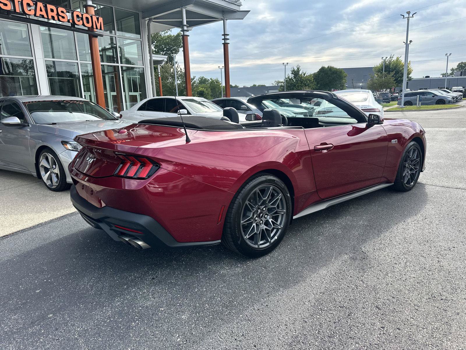 Used 2025 Ford Mustang GT Premium w/ GT Performance Package RWD image 11