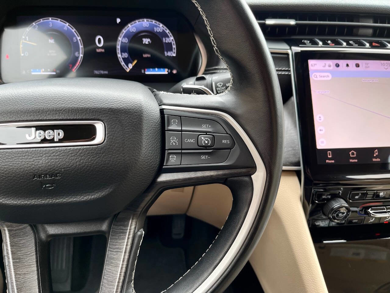 Used 2022 Jeep Grand Cherokee L Limited w/ Luxury Tech Group II image 28