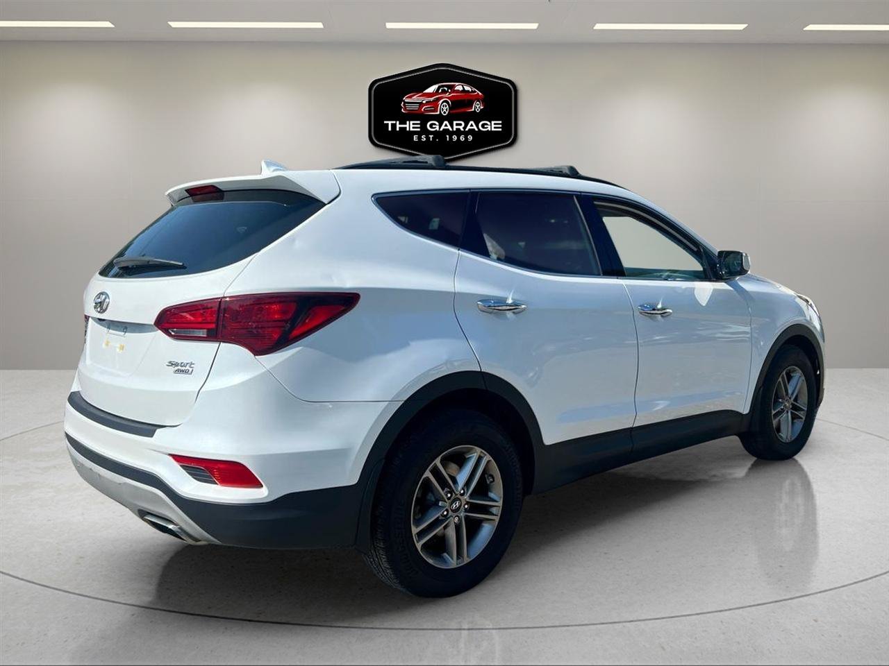Used 2018 Hyundai Santa Fe Sport w/ 2.4L Value Package 02 AWD/4WD image 4