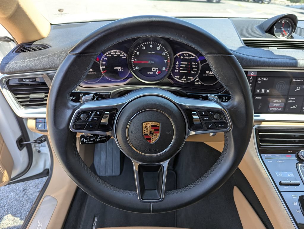 Used 2018 Porsche Panamera RWD image 15